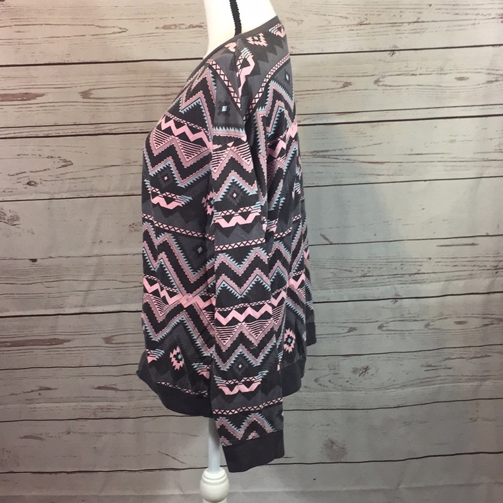 H & M Aztec print sweatshirt - Picture 2 of 5